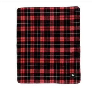 Victoria's Secret Cozy Red and Black Plaid Throw Blanket 50X60 Inch NWOT